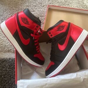 Air Jordan 1 Satin Bred VNDS SZ W 12/M 10.5
